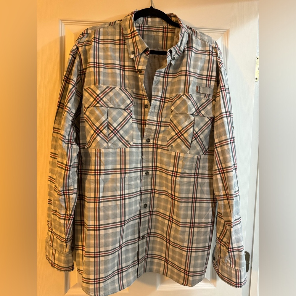 Unworn men’s long sleeve fishing shirt
